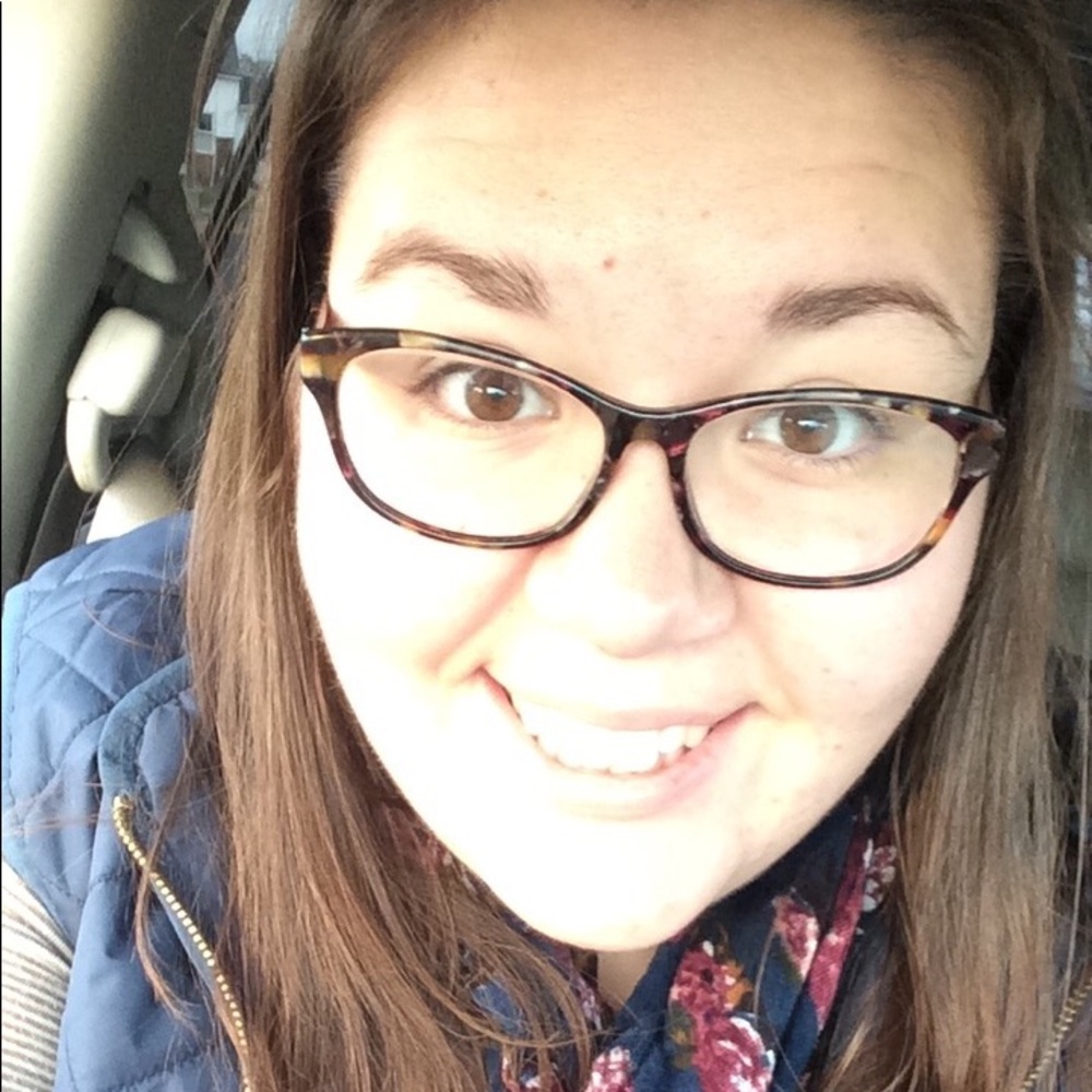 Meet your Posher, Olivia